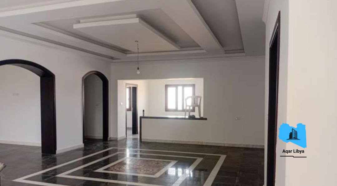 صورة لـ فيلا للبيع ثلاث طوابق ولي العهد